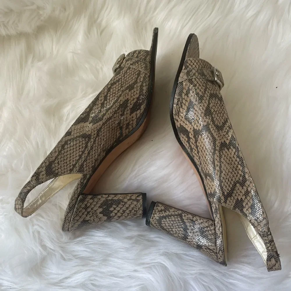 Bill Blass leather snake skin print beige & taupe open toe sandals size 9.5